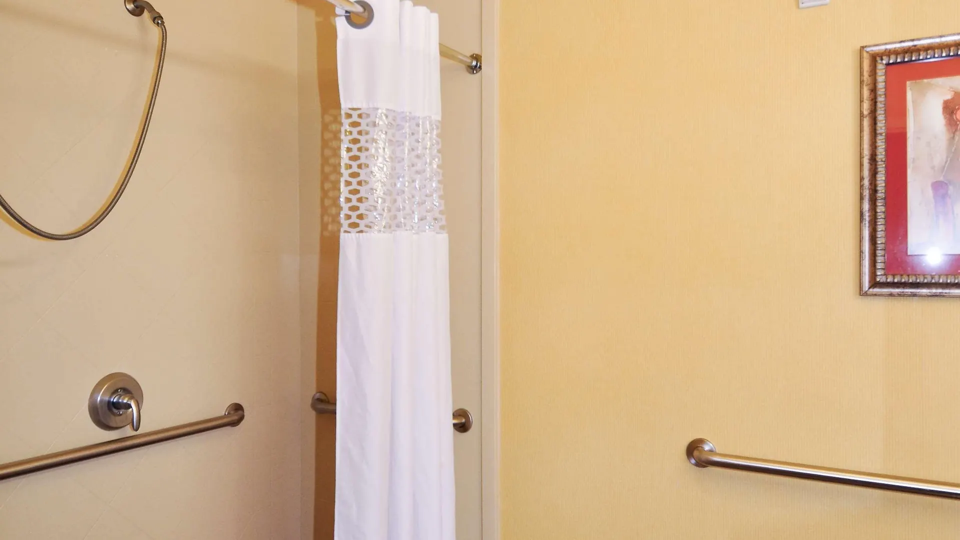 Hampton Inn & Suites Louisville East