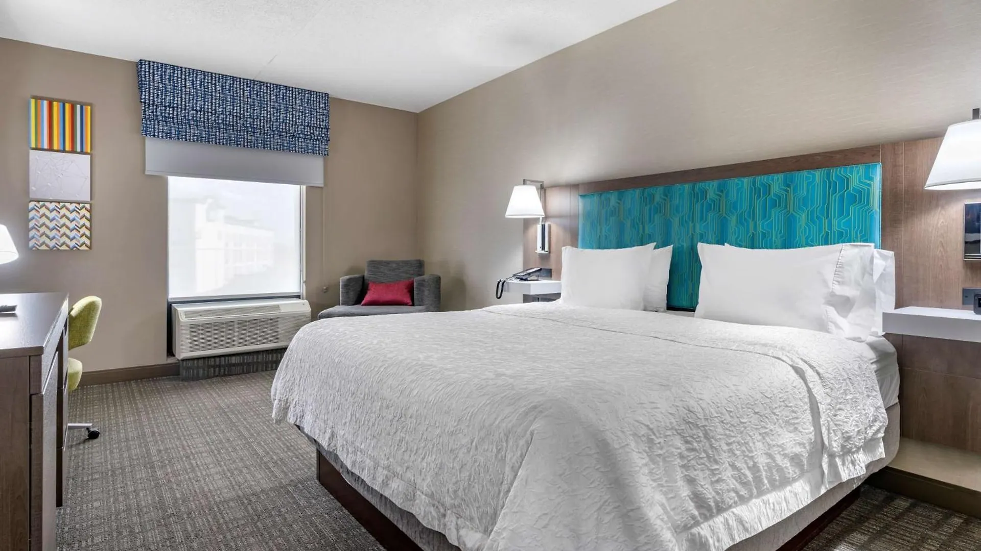 Hampton Inn & Suites Louisville East Hotel