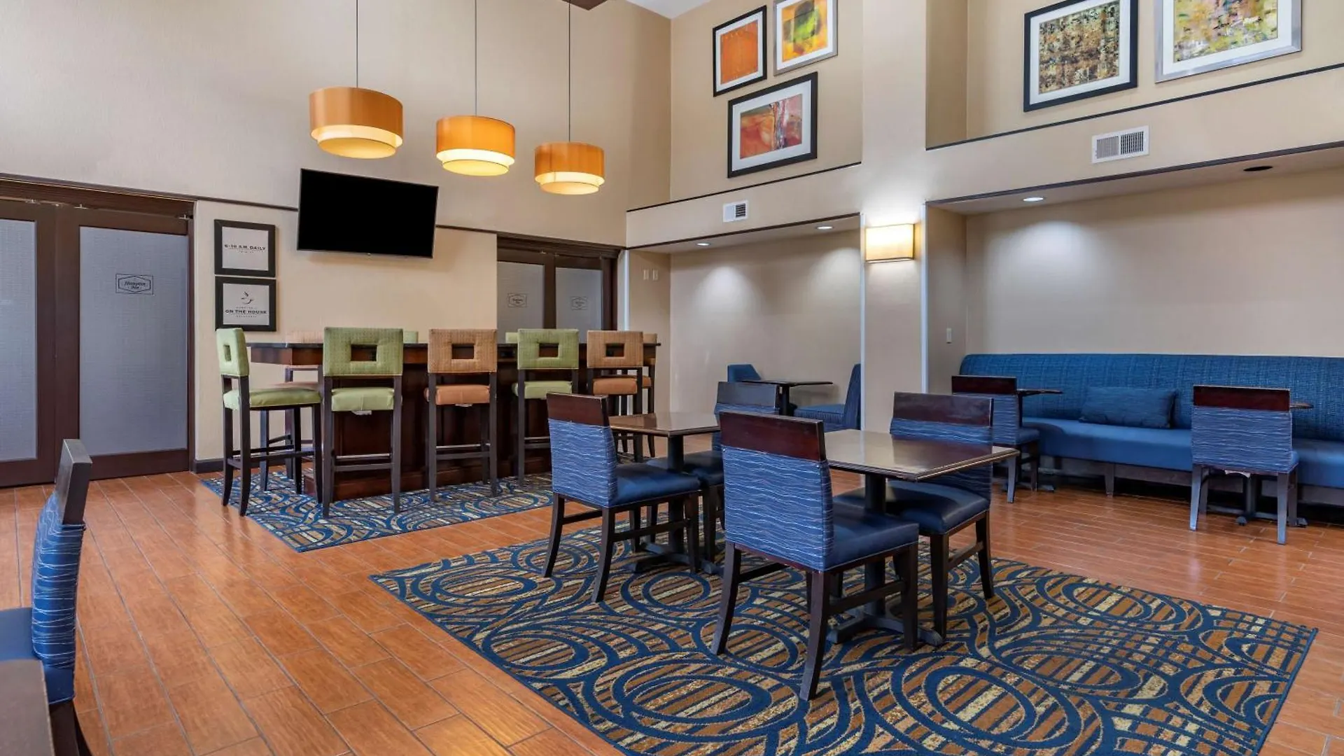 Hampton Inn & Suites Louisville East