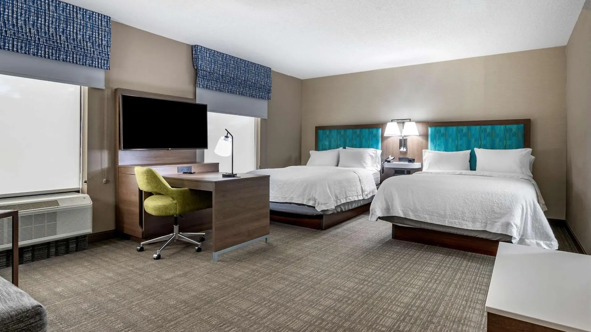 Hampton Inn & Suites Louisville East Hotel