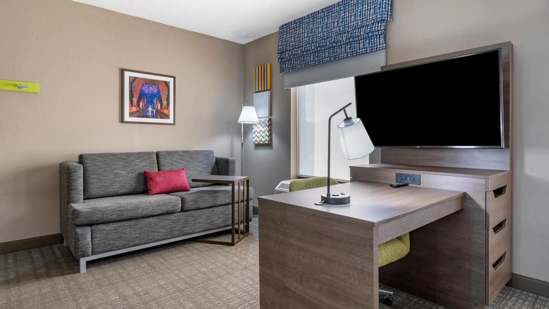 Hampton Inn & Suites Louisville East