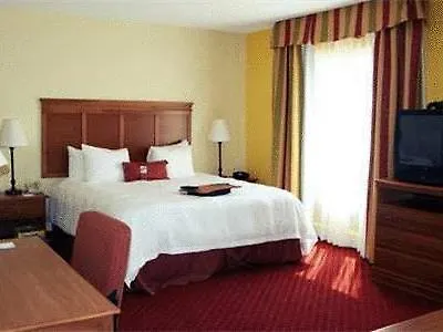 Hampton Inn & Suites Louisville East 3*,